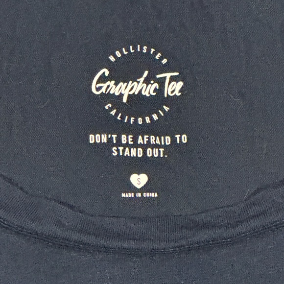 Women’s small hollister tee - Picture 2 of 2